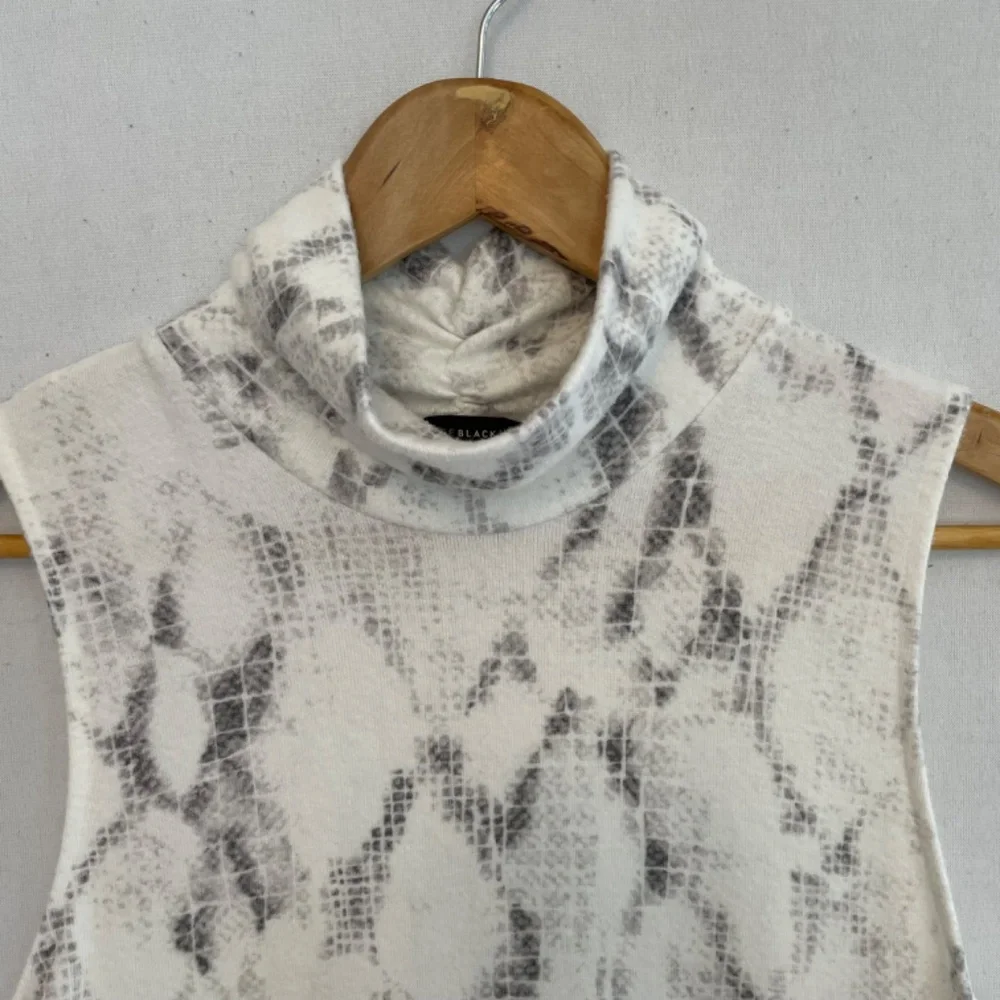 WHITE HOUSE BLACK MARKET Medium Long Cardigan Sleeveless Turtleneck Sweater Set